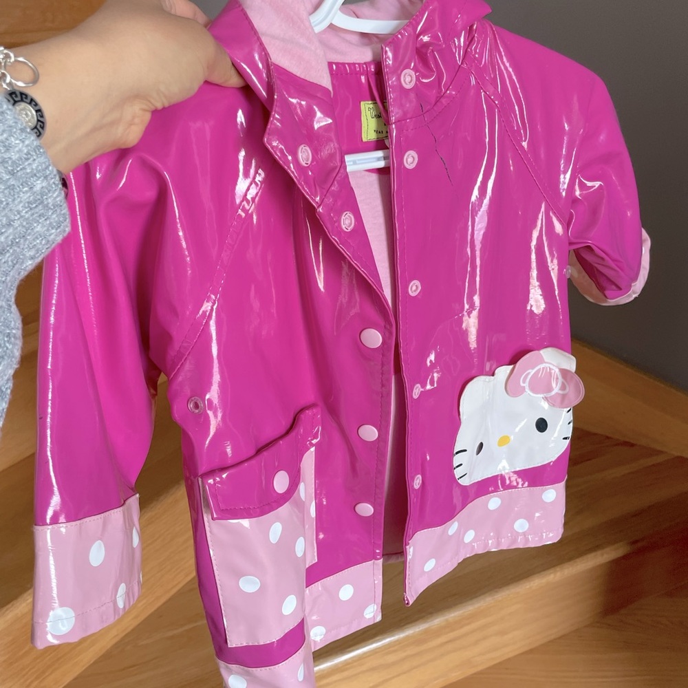 Very cute Hello kitty raincoat